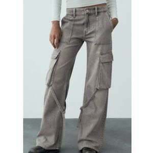 Zara Mid-Rise TRF Cargo Jeans NWT - Size 0 USA